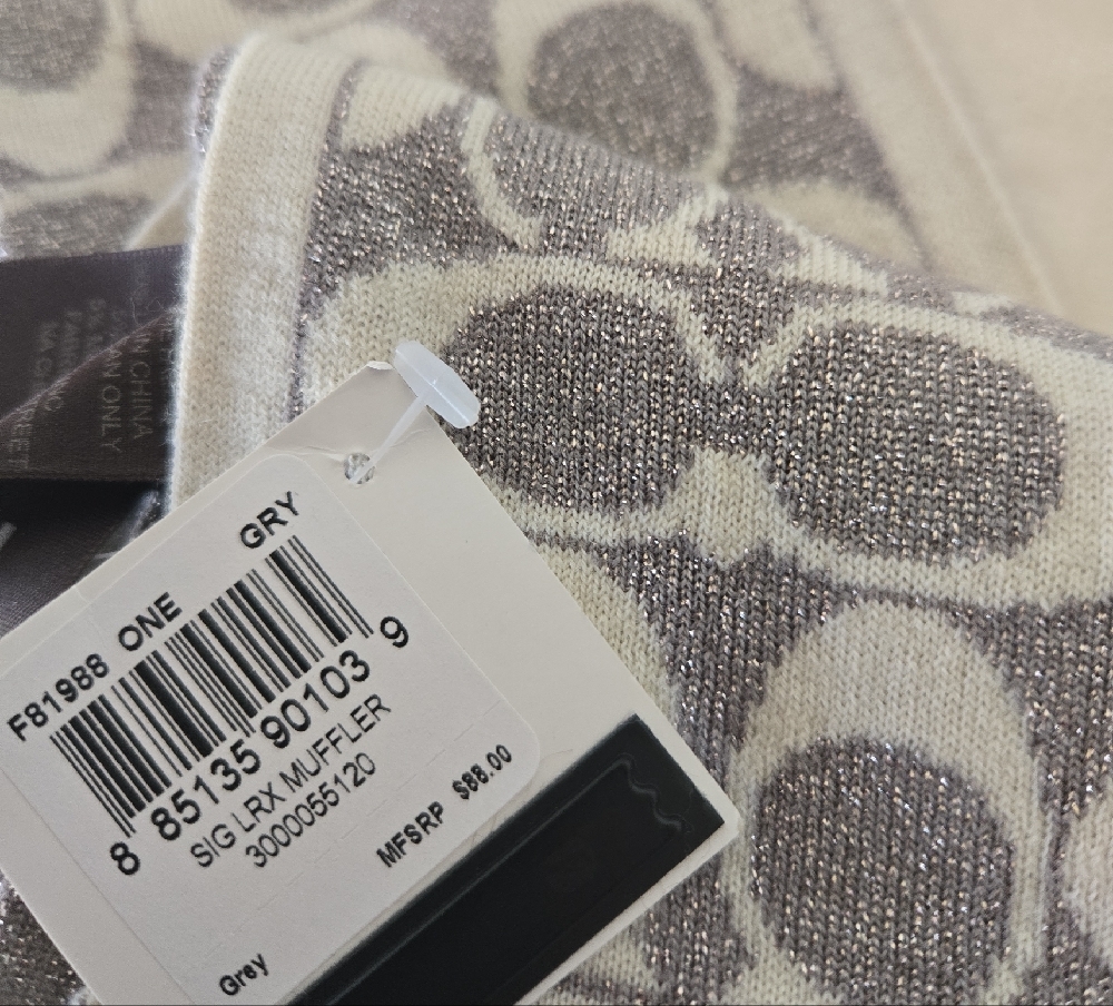 NWT Coach Gray And Cream Signature LrX Muffler/Scarf - Picture 2 of 2